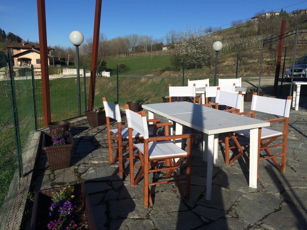 La Terrazza Del Barbaresco Bed & Breakfast Neviglie Exterior photo
